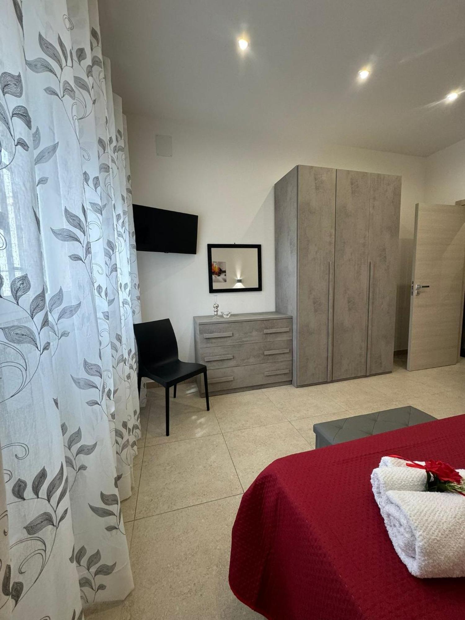 Casa Vacanze La Perla Rara Taranto Exterior foto